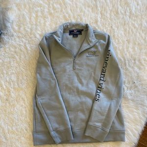 Vineyard Vines Sweatshirt. Youth Medium.
